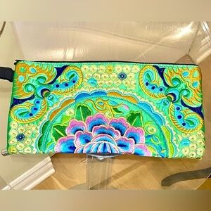 ✅🆕  Thai embroidered wristlet/clutch, bright multi color abstract pattern 🩵💙💛
